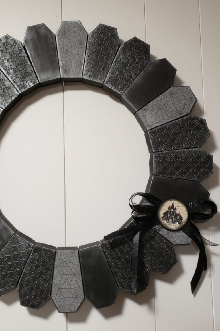 Halloween wreath made with Stampin' Up! coffin boxes